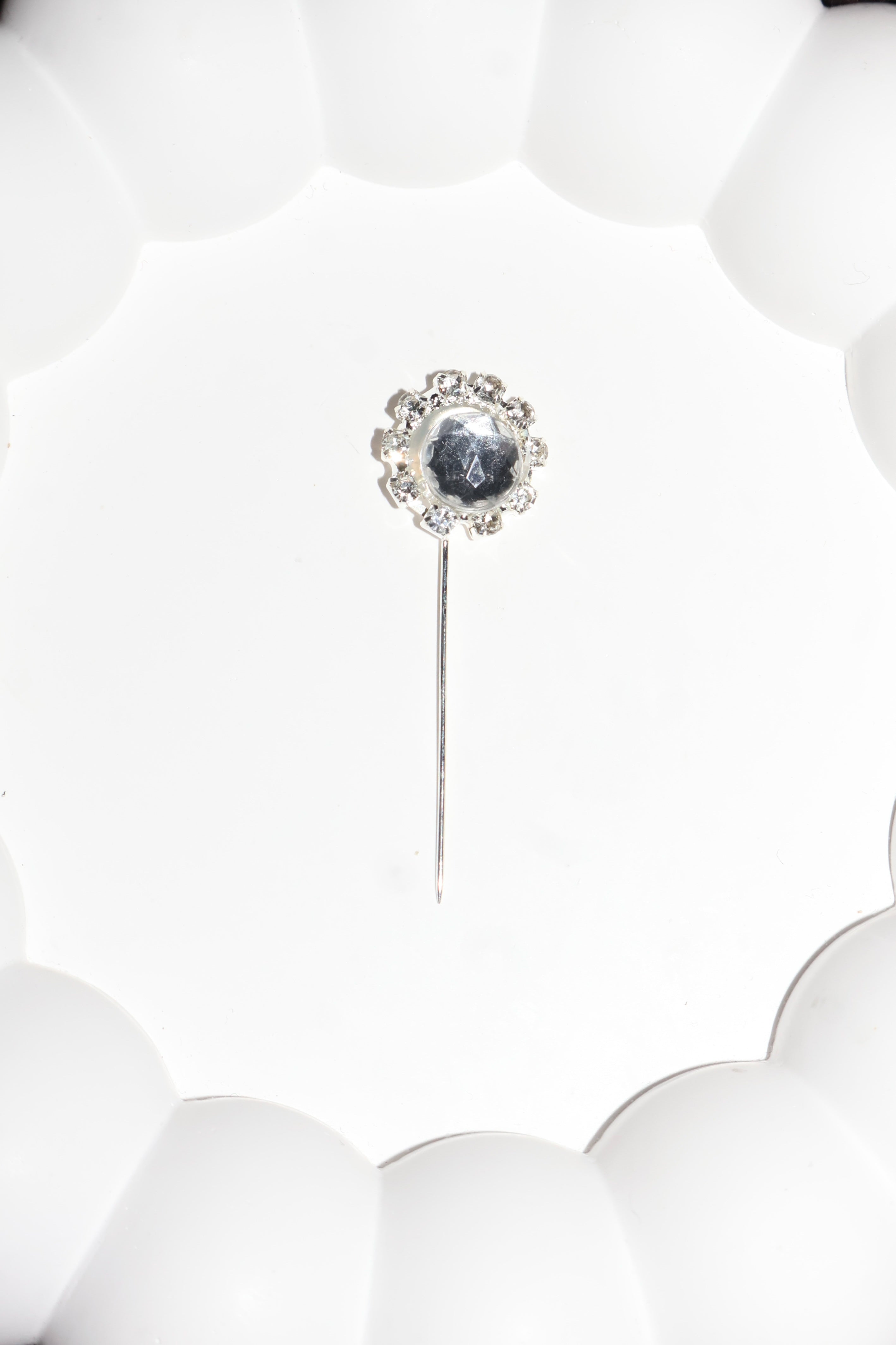 Süslü iğne büyük çiçek