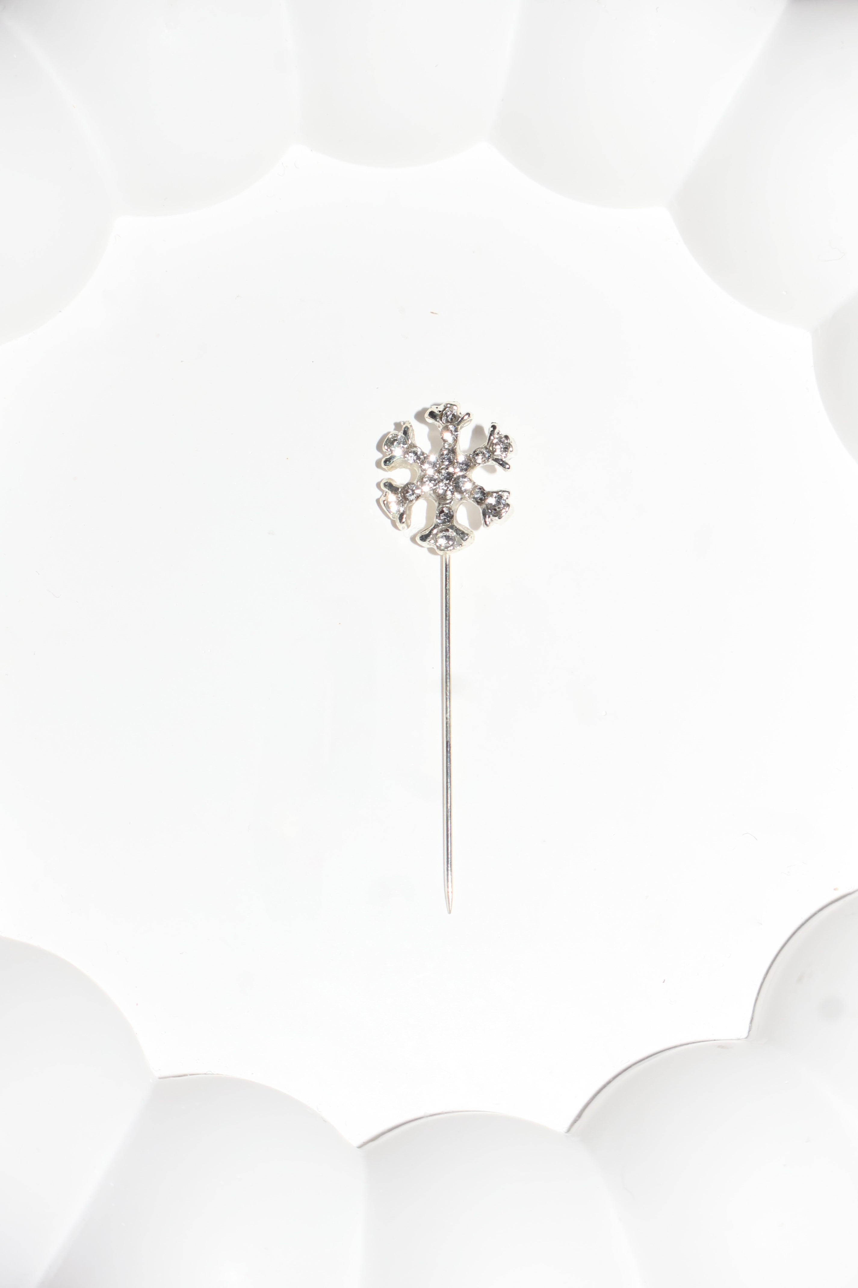 Süslü iğne kar tanesi