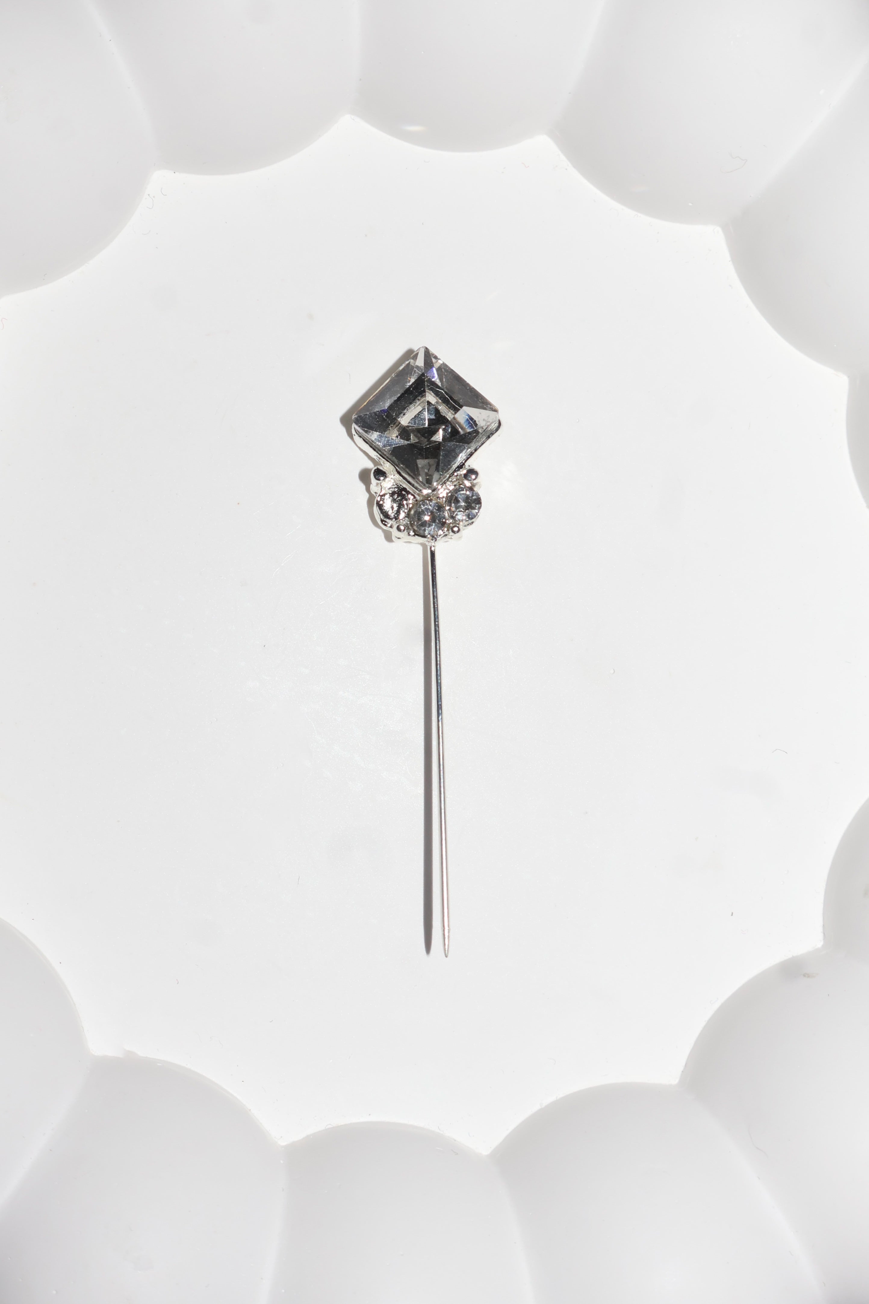 süslü iğne iki taş