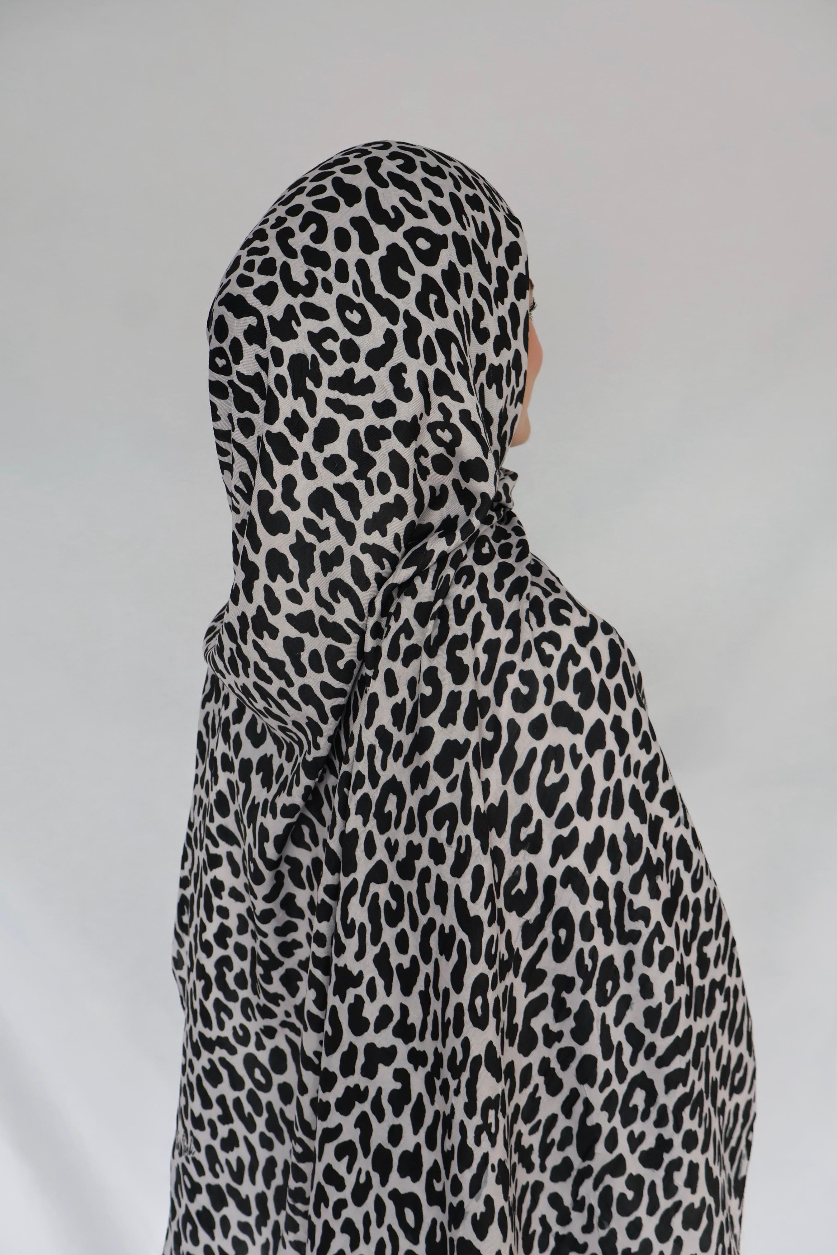 Leopar Kırık Beyaz Şal