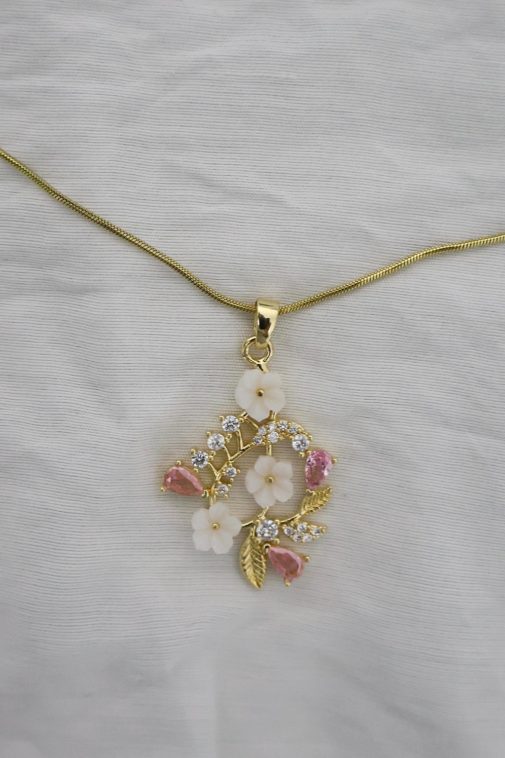 Parlak Çiçek Pembe Gold Kolye
