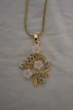 Parlak Çiçek Gold Kolye